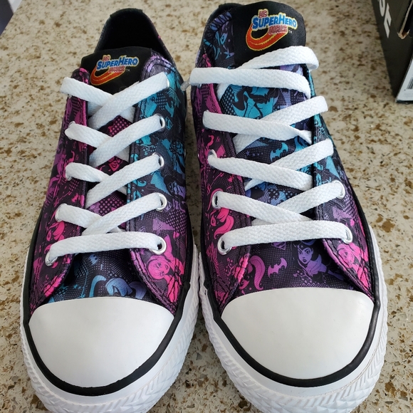 Converse - Picture 1 of 8